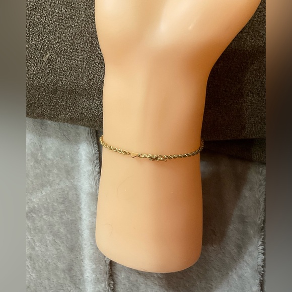 Beverly Hills Gold: 14k.Puffy triple heart rose gold, yellow gold rope bracelet. - Picture 7 of 10
